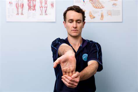 网球肘是否常见肘前外侧痛,网球肘能引肘关节和肩关节疼痛吗