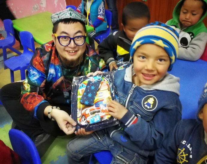 王洋获奖视频,新疆知名歌手王洋