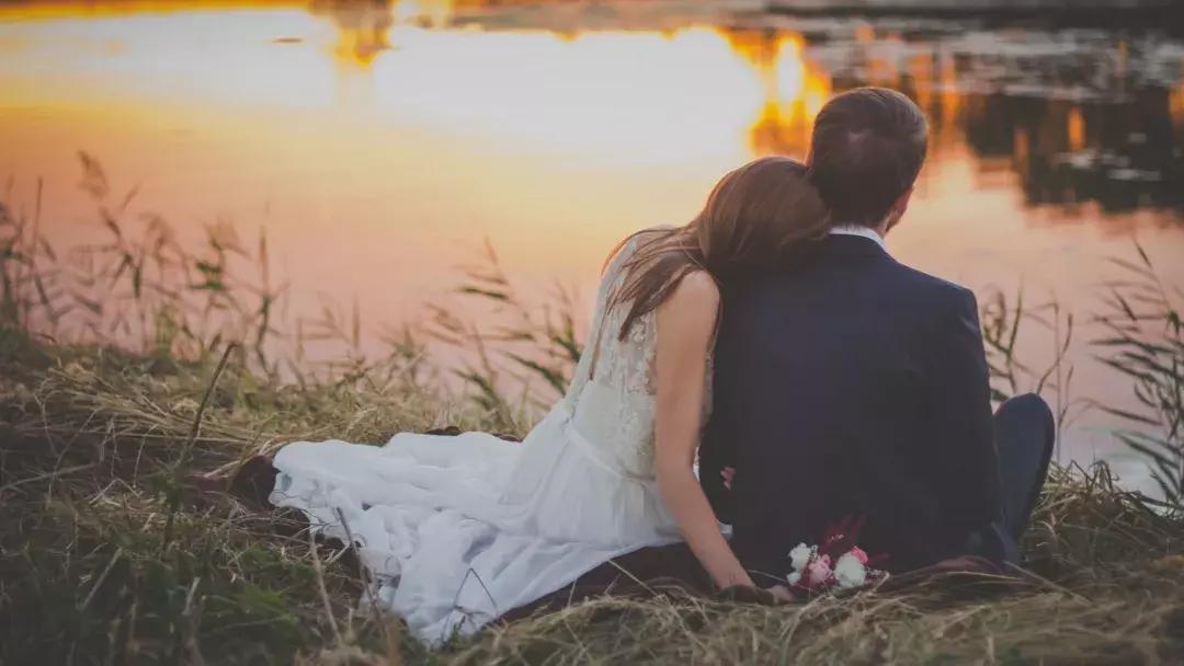 有些人其实在18岁就死了,有些人30岁就死了