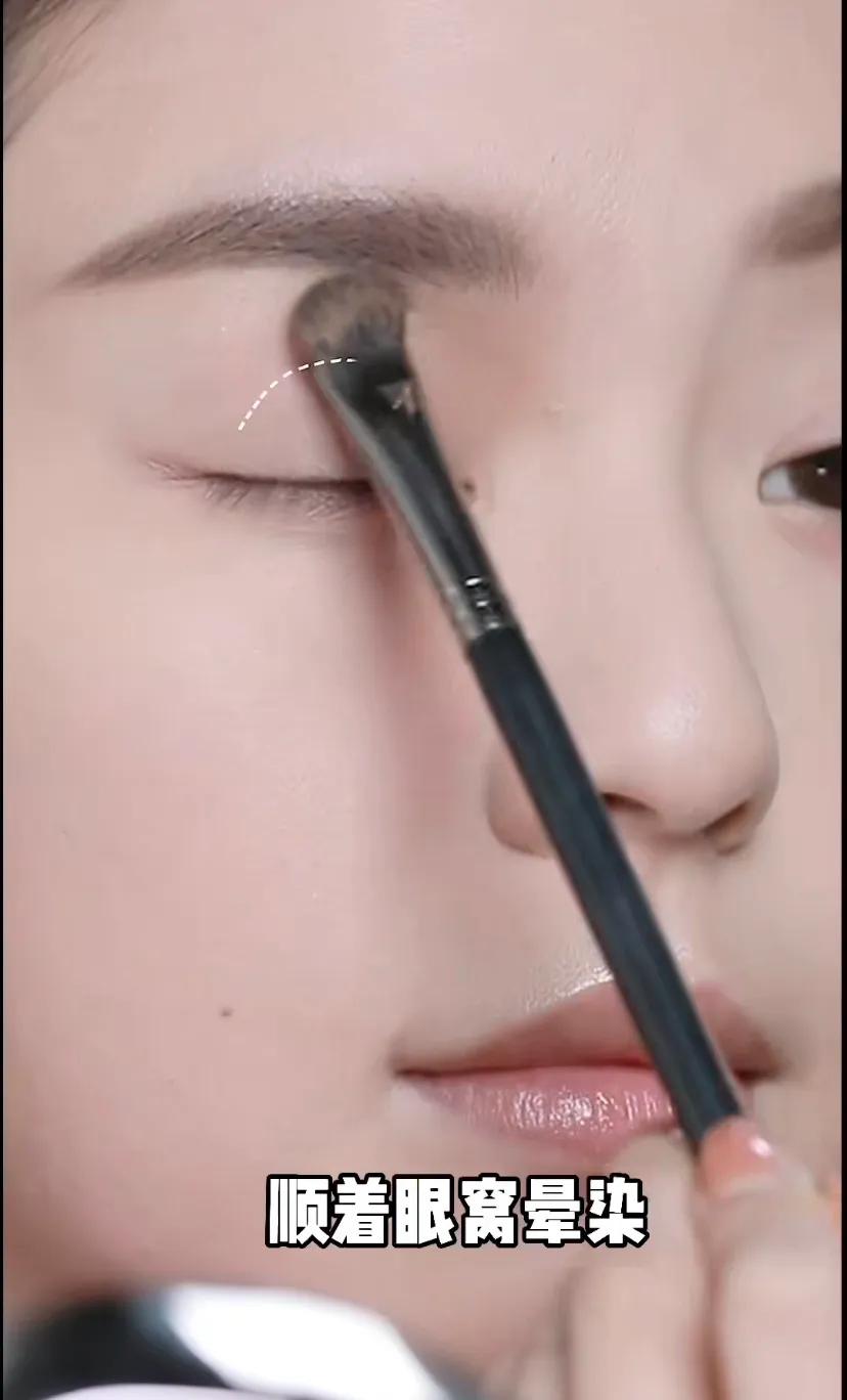 王楚然红棕烟熏妆图片,王楚然红棕烟熏妆出图