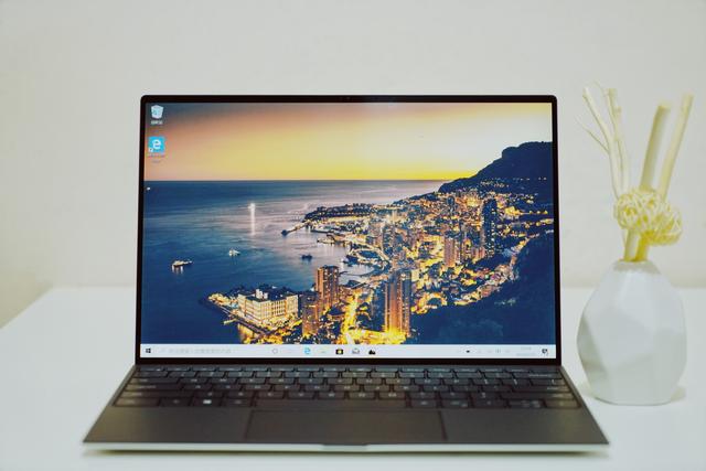 xps139300哪一年的,xps13配什么笔记本