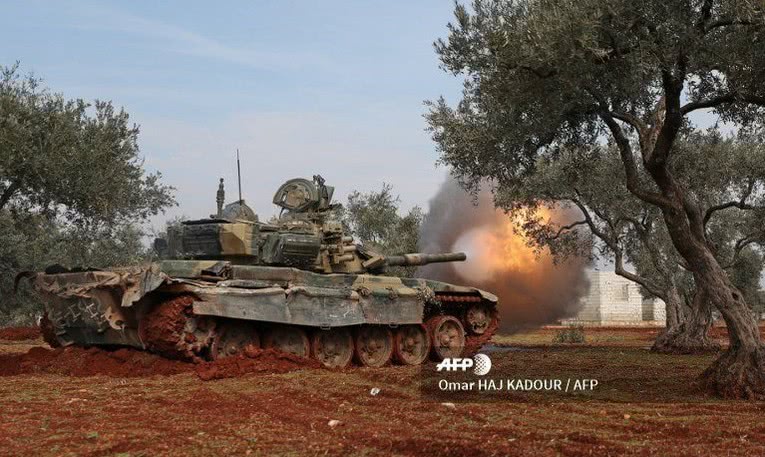 叙军阵地被炸成月球表面，士兵七窍流血：大批美军坦克突然参战