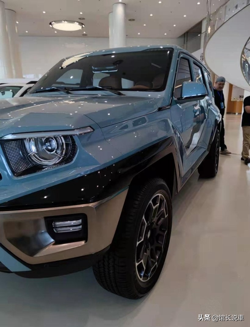 新款坦克700对比酷路泽,酷路泽v85.7和坦克700越野