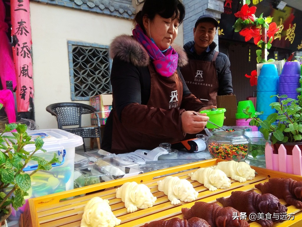 渭河岸边的民俗村，拆拆建建4年了，至今依然人气挺高