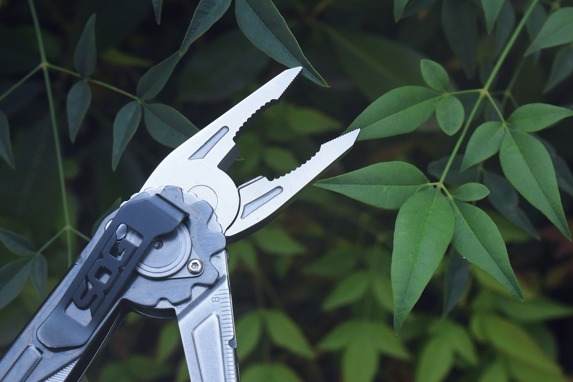 掌中利刃单手快开！——SOG迅猛龙多功能组合工具钳体验