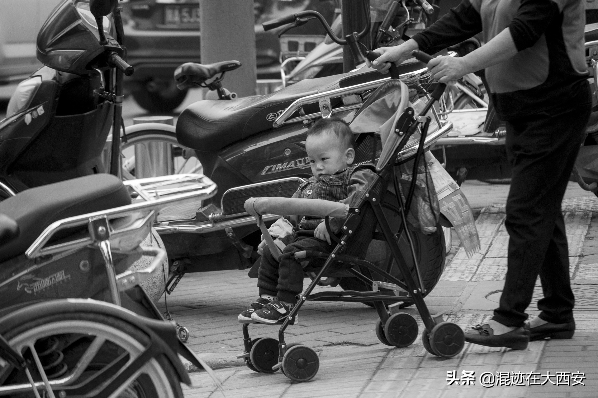 西安中贸广场夜景图,西安中贸广场攻略