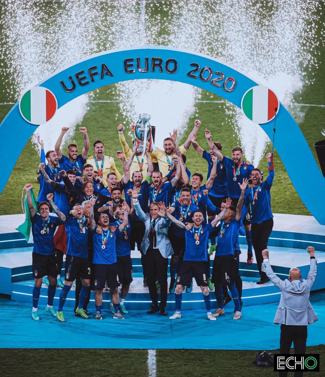 「五楼侃球」蓝色狂想，恍如初识