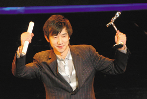 鄢颇李小冉现状,李小冉为鄢颇流产两次