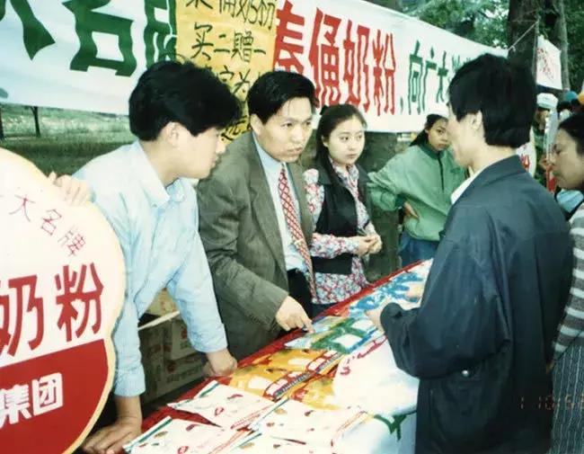 有种牛奶，叫银桥。有种童年，叫喝银桥长大。