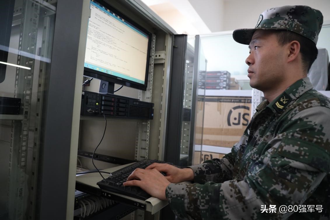 第一次穿军装,你还记得第一次穿军装的样子吗