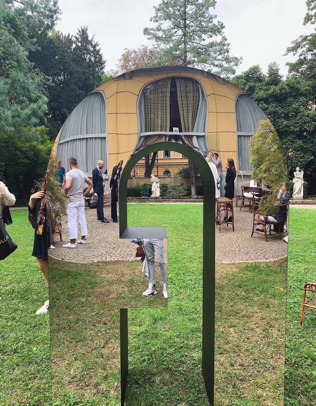 furla芙拉品牌定位,furla芙拉属于轻奢吗