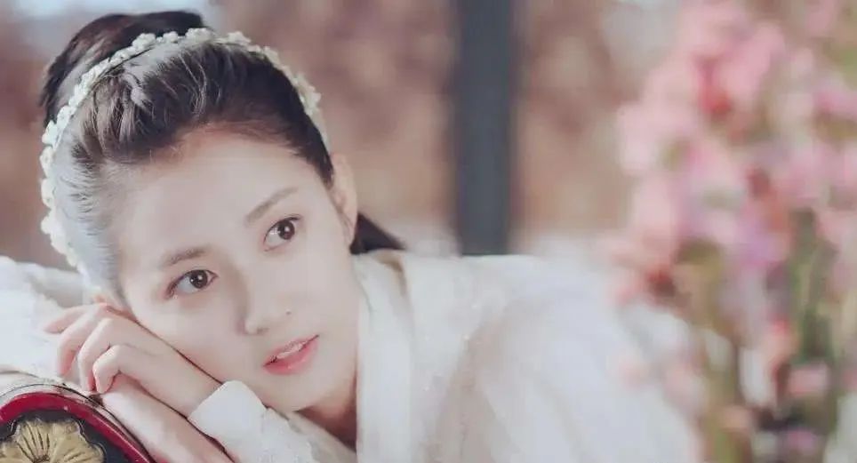 罗云熙月上重火有多好看,罗云熙白鹿长月烬明豆瓣评分