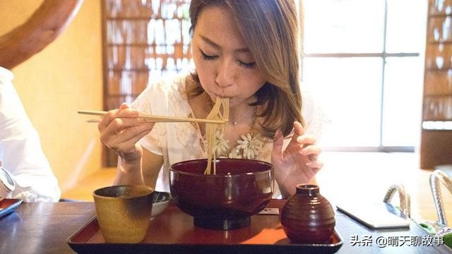 日本躺着瘦全身最快的方法,日本人一天瘦20斤的方法