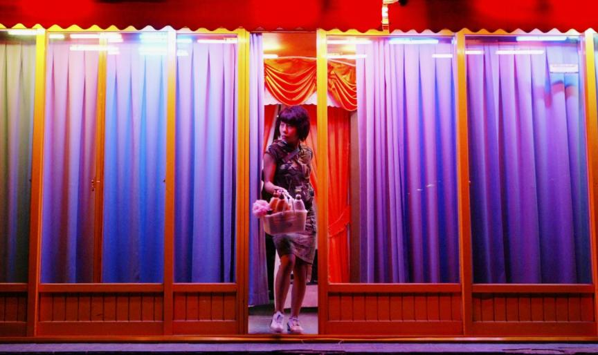 韩国百万女性被迫*身卖**！情色行业猖獗，首尔汉江“伟哥”超标