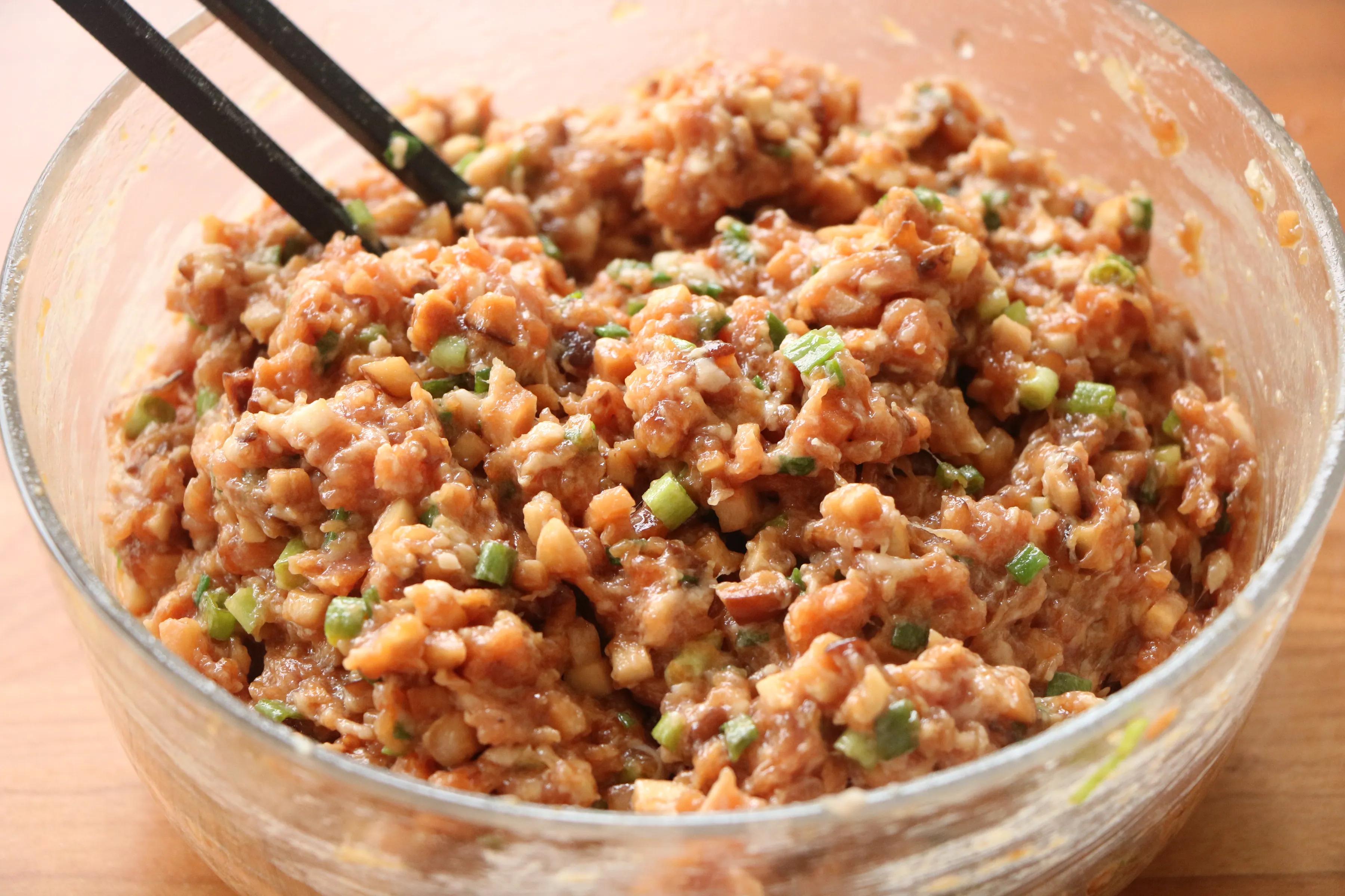 孩子要吃一口一个的包子,孩子每天都要吃包子