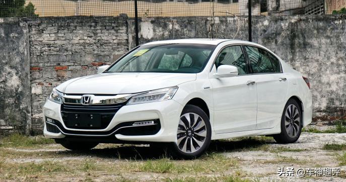 十代雅阁与9.5代雅阁该怎么选,十代雅阁低配和高配的驾驶感受