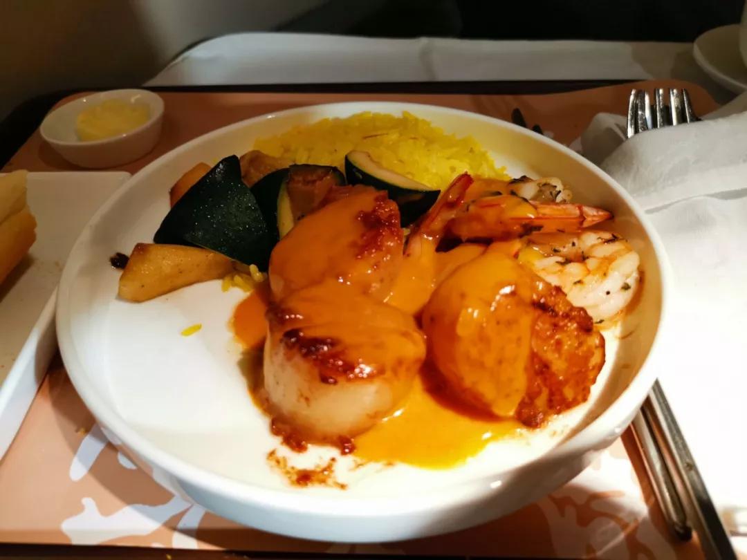 东航南航经济舱对比,东航南航公务舱休息室