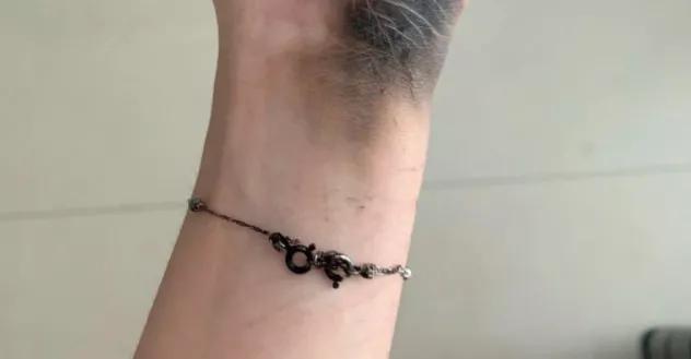 “砰”一声！手掌焦黑一片！只因*插插**头时戴了这个。。。