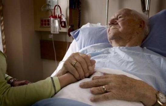 老人胡言乱语是要临终了吗,老人去世前胡言乱语吗