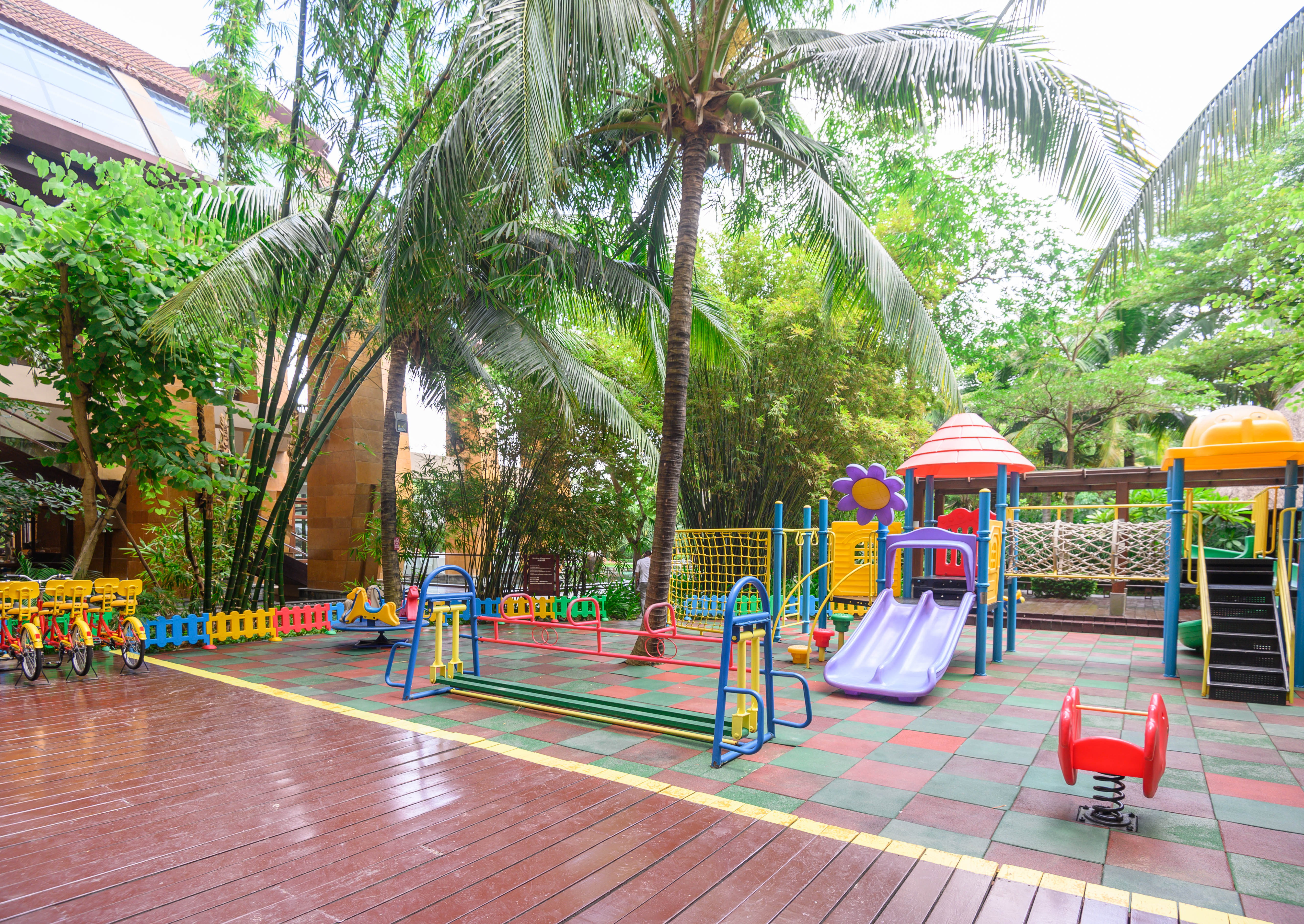 夏天的三亚海边有多热,三亚的夏天比广州和深圳都要凉快