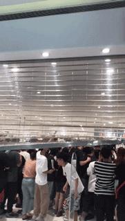 丢脸！这帮国人又到日本开启了疯抢模式