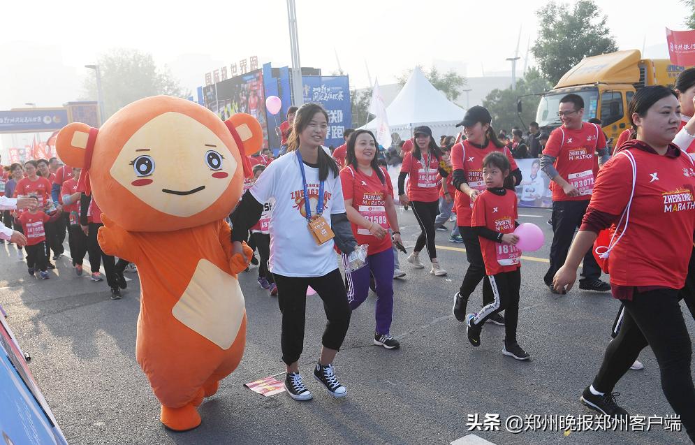 央视主播点赞郑马！跃动的郑州，今天万众瞩目