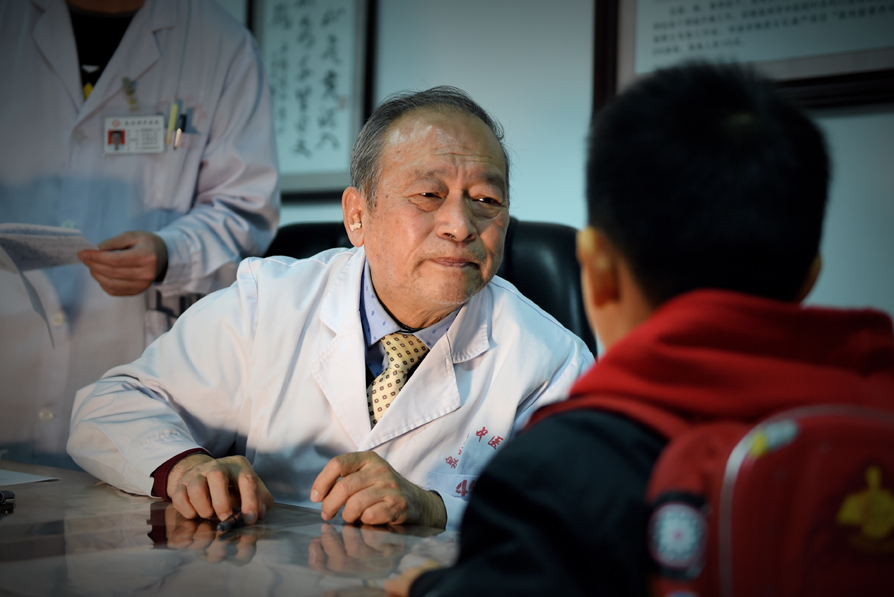 老中医诊所变身视频,泉州五六十年代的名老中医