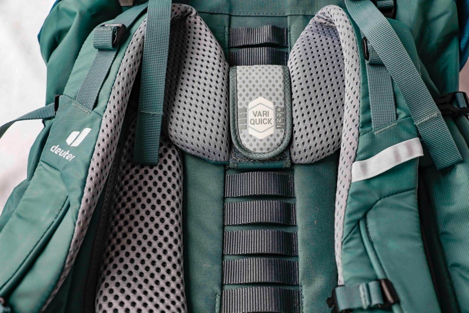 多特湖水蓝背包,deuter背包橄榄绿