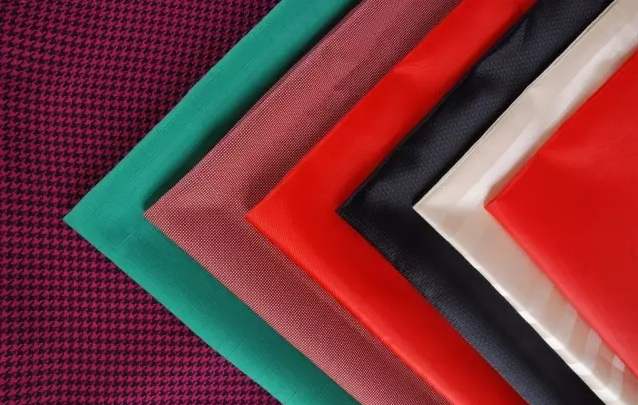 长相惊艳的女人穿搭技巧,显老的人如何穿搭女