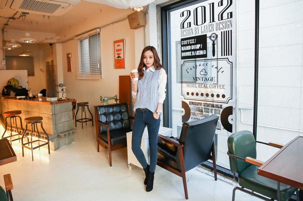 孙允珠黄色服装图片,孙允珠毛衣背心