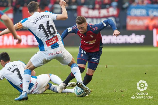 西人门将突然爆发！失球后现1奇怪举动染黄，只为武磊替身出头