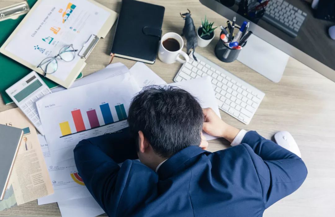 睡觉向左向右对心脏有好处,晚上睡觉向左还是向右