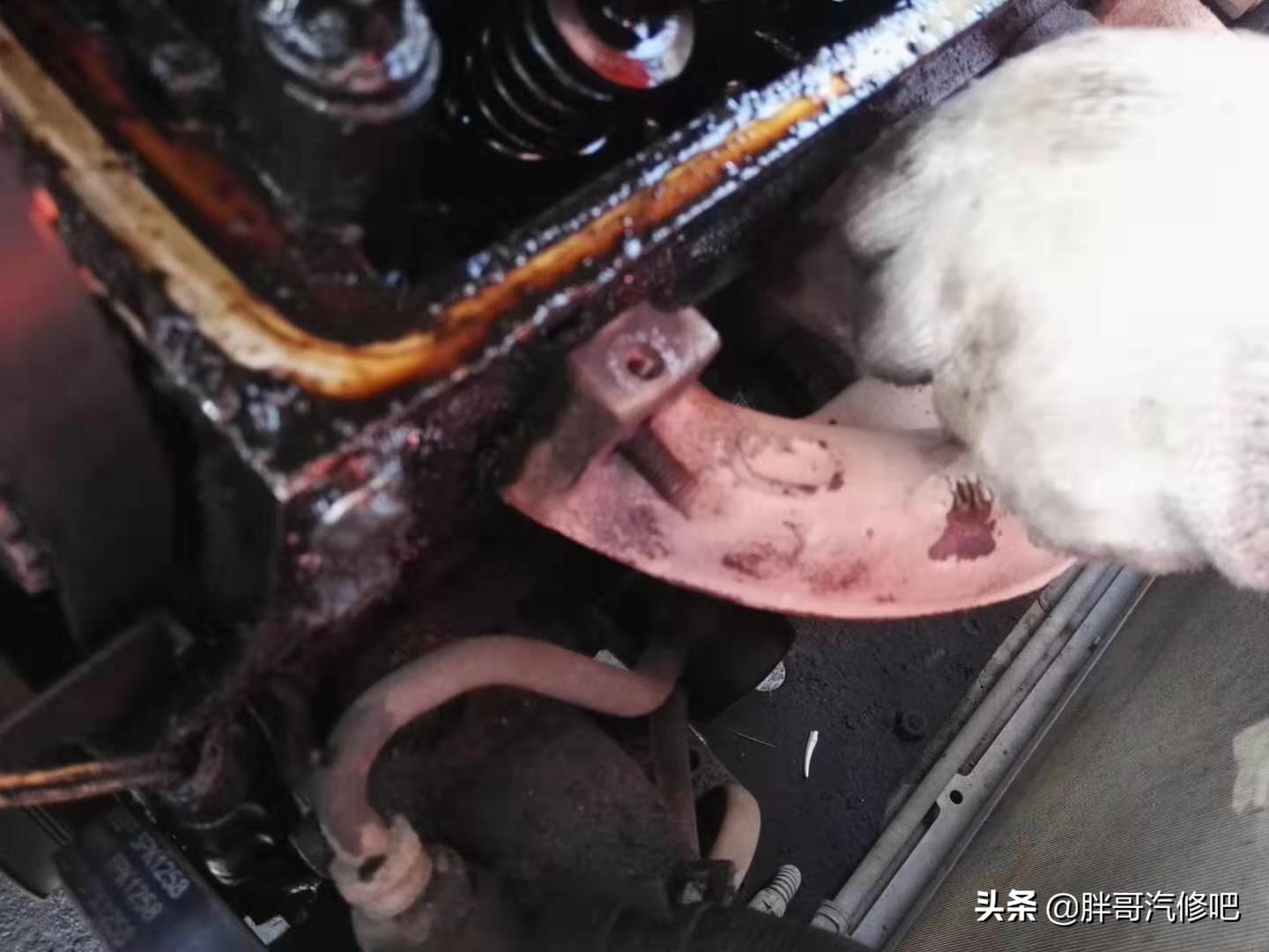 老富康缸盖漏油,老款富康水温高风扇不转