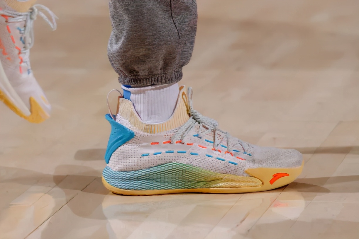 NBA球员上脚：卡鲁索穿安踏球鞋，巴特勒的驭帅14很骚气