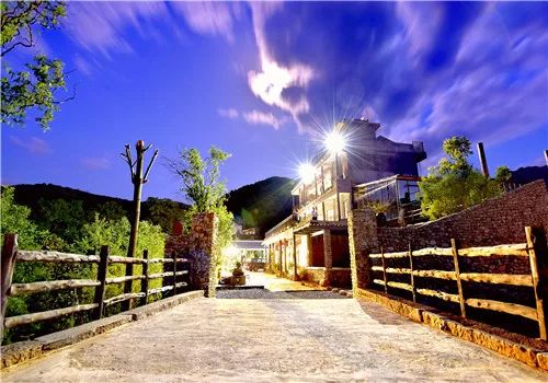 民宿365近期10家大热的极简民宿,西北风格民宿