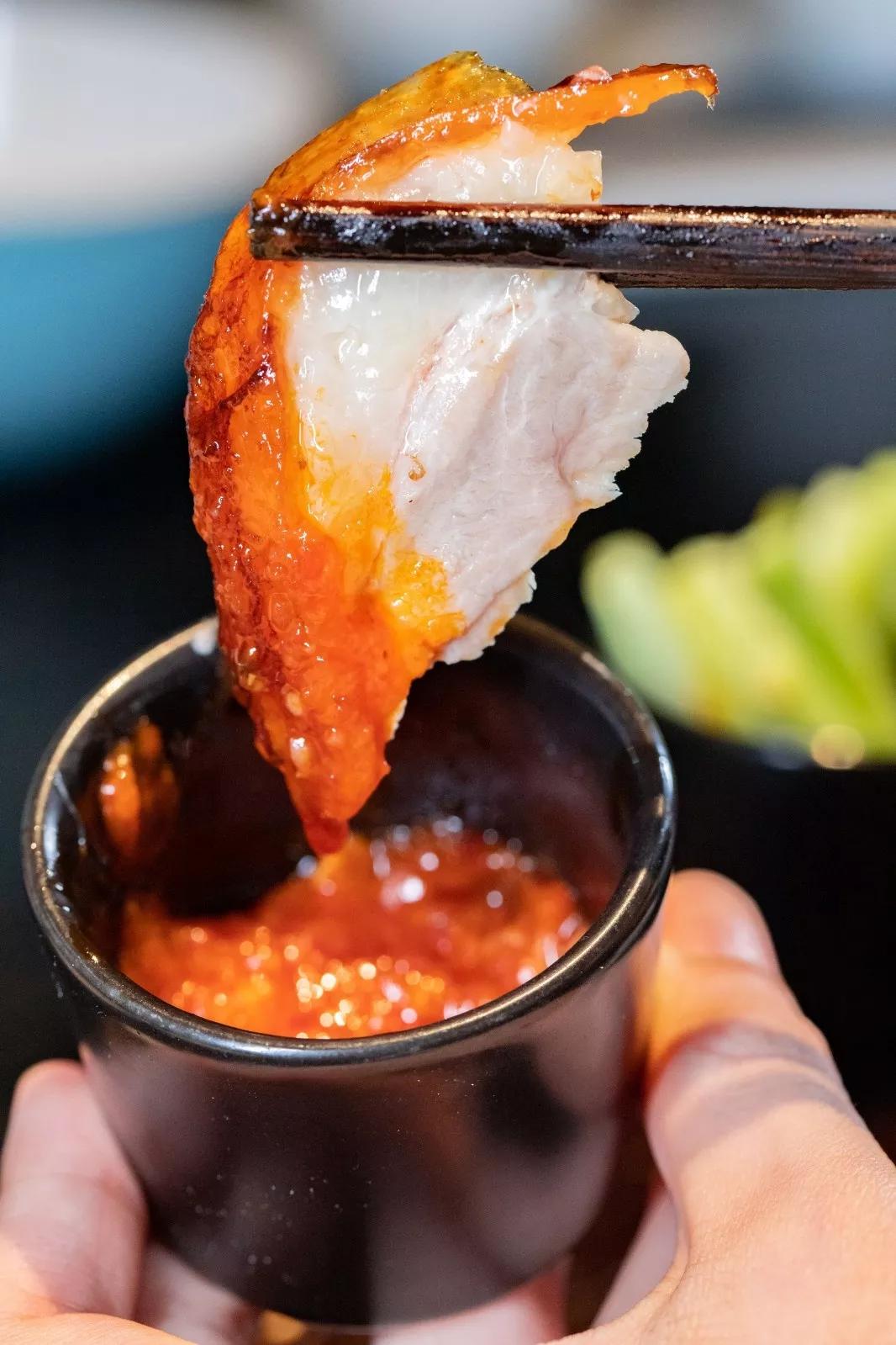 鸭肉和鸡肉哪个烤着好吃,鸭子怎么烤才能脆皮有光泽漂亮