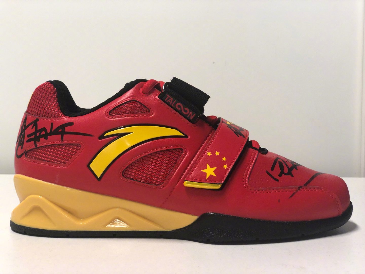 吕小军举重鞋和安踏举重鞋区别,安踏在国外健身圈被吕小军带火了