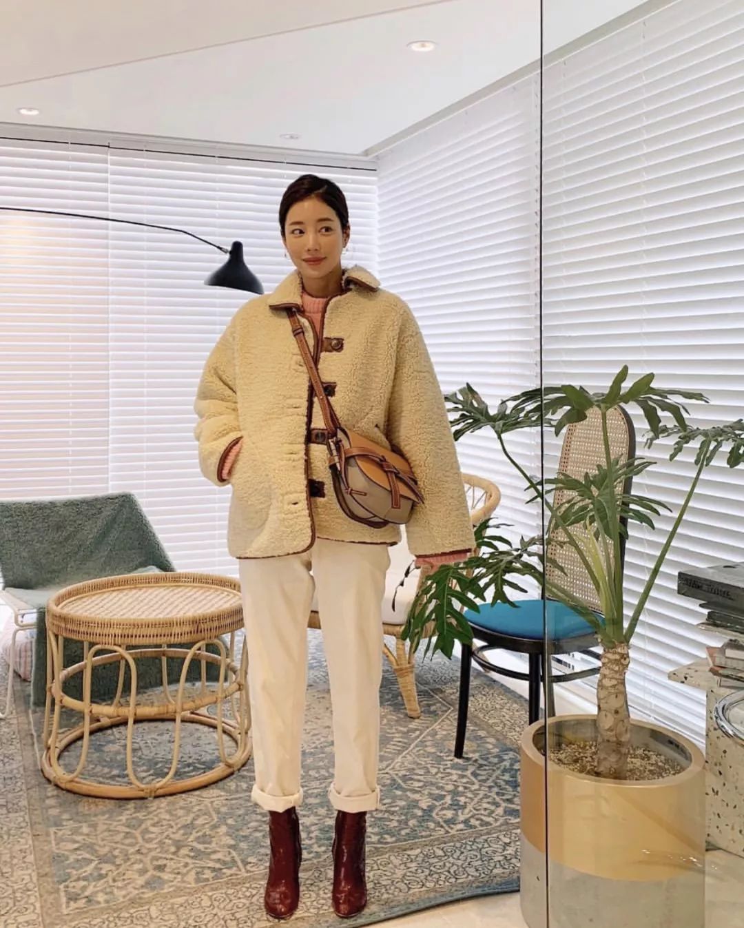 欧美时尚博主穿搭示范冬,韩系慵懒风冬季穿搭博主