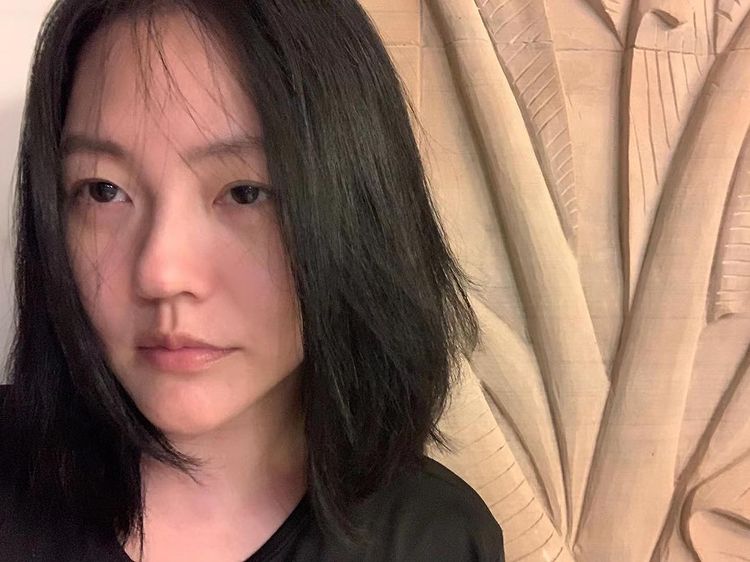 小s深夜晒自拍被发现,小s不洗头