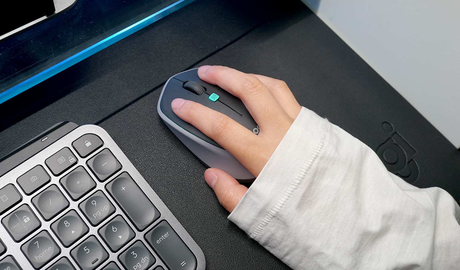 罗技智能语音鼠标使用视频,罗技语音鼠标使用教程