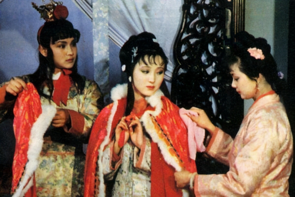 湘云说什么被宝玉说为混账话,湘云与宝玉见面