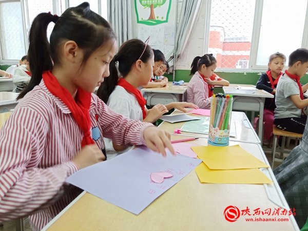 感恩教师节浓浓师生情视频,新昌三小开展教师节感恩教育活动