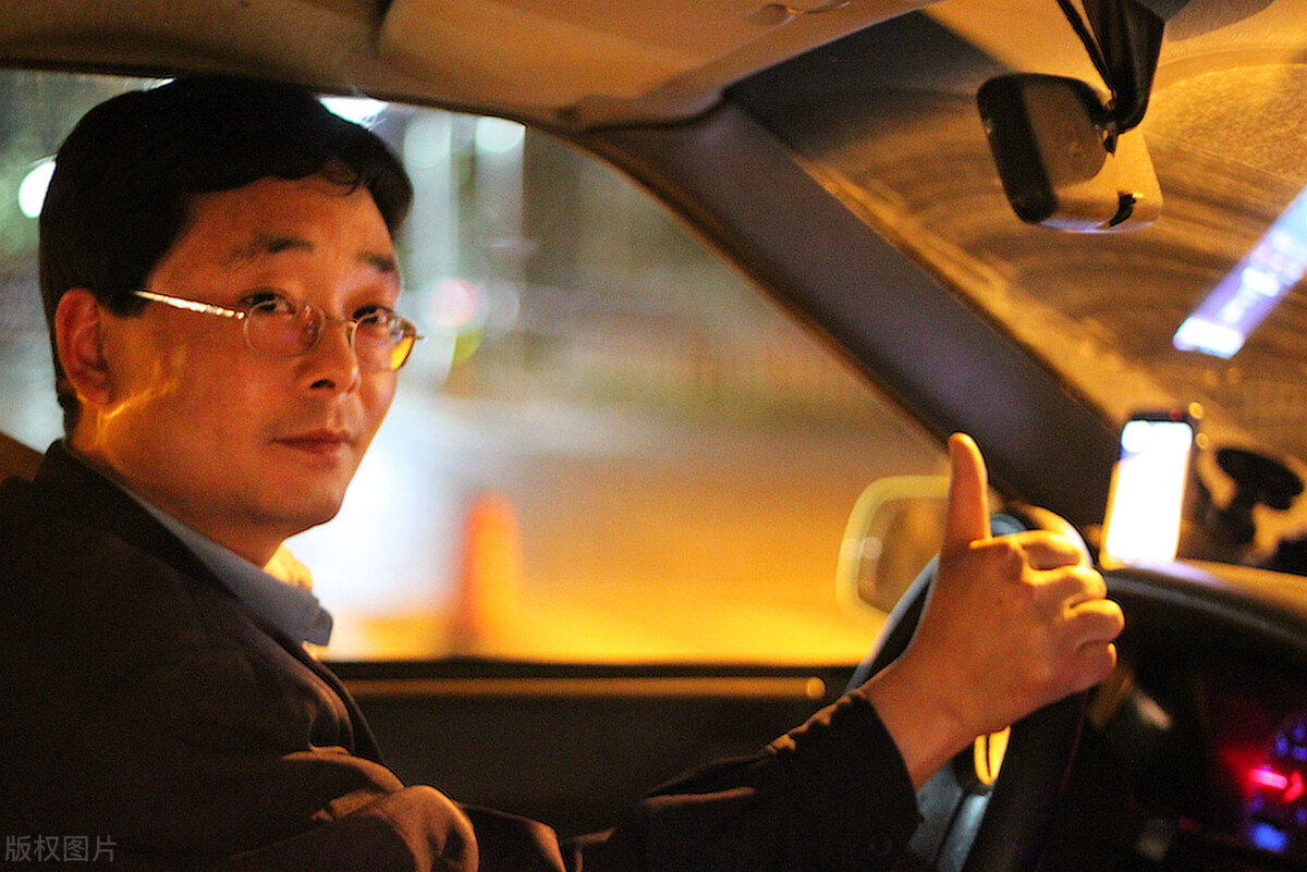 网约车司机一天流水三百,网约车司机一个月流水多少