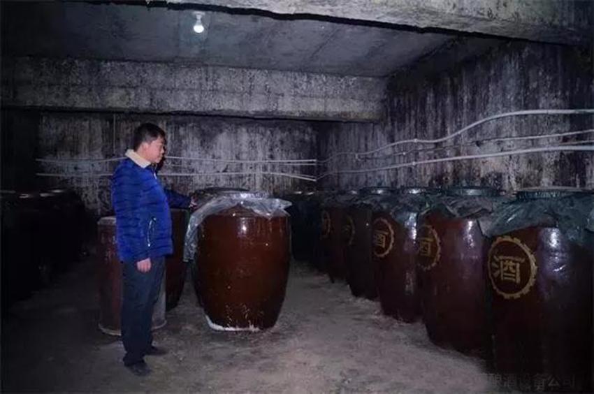 酒坛的选择,陶坛储酒无釉还是有釉好