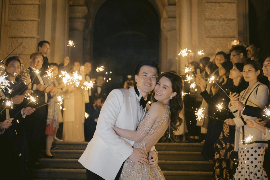 angelababy和文咏珊现在还能比吗,意大利古堡大婚