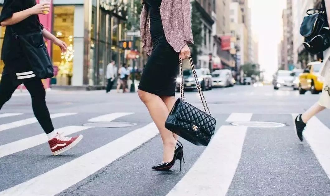 怎么耍牌才叫帅,怎么耍大牌教学