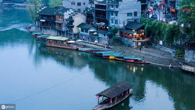 边城翠翠悲剧论,边城中翠翠爱情的悲剧根源是什么