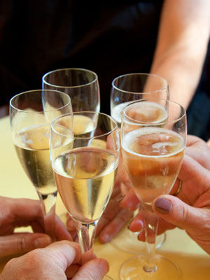 酒后行为心理分析,酒后吐真言心理学分析