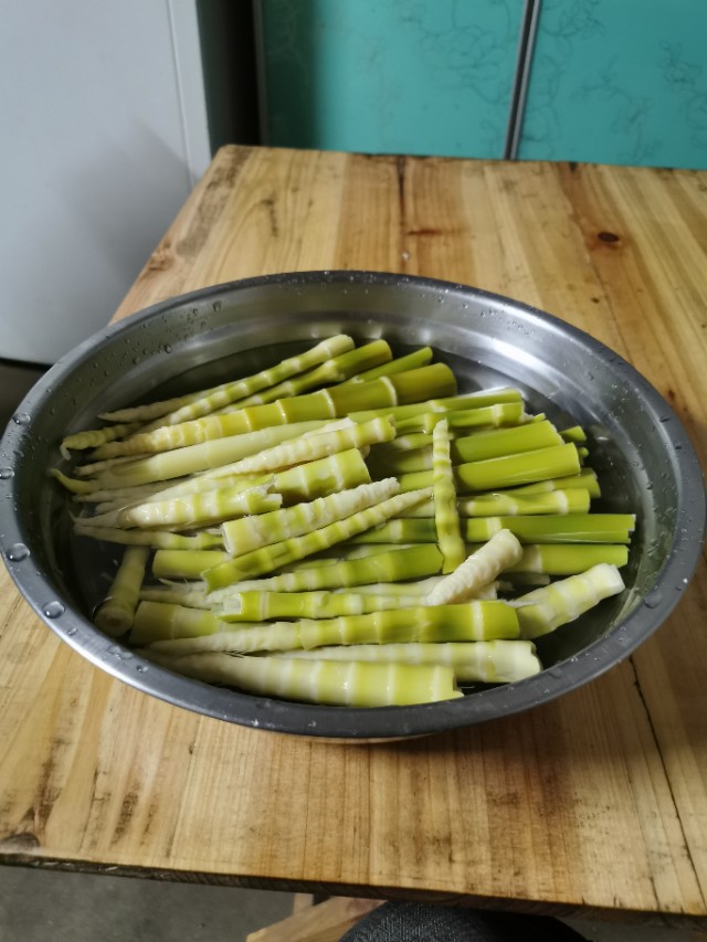 煮过的竹笋怎样在冰箱里长期保存,竹笋拔了怎么保存
