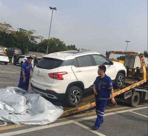 宝骏510高速爆胎接着跑,宝骏510在行驶中突然没刹车了